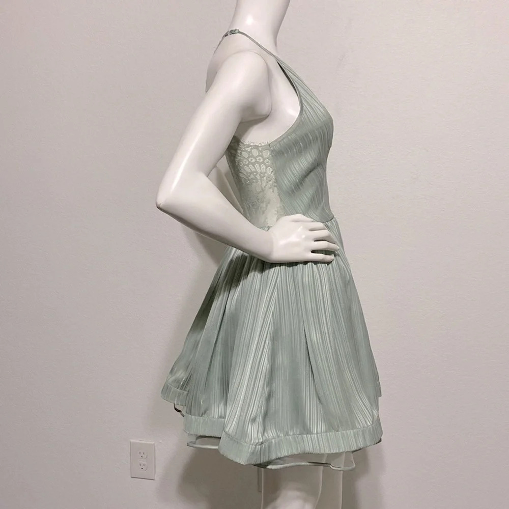 Bebe NWT Mint Green Dress - Picture 7 of 12
